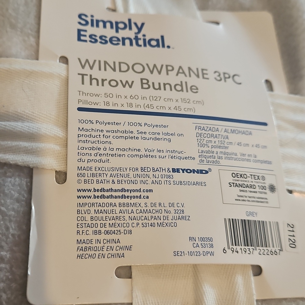 NEW! SIMPLY ESSENTIAL Window Pane 3pc Pillow & Blanket Gift Set. - Picture 4 of 7